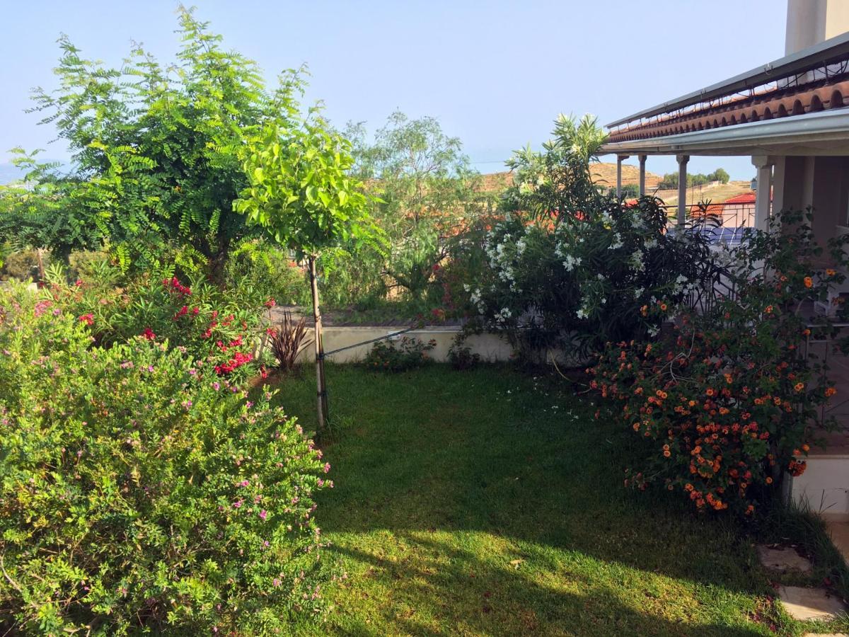 Corinthian Sun - Vacation Home Kültér fotó