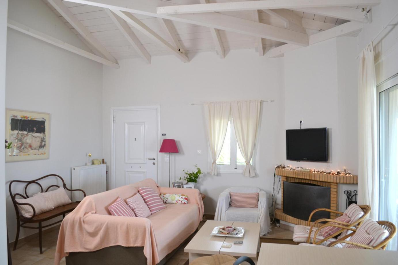 Corinthian Sun - Vacation Home Kültér fotó