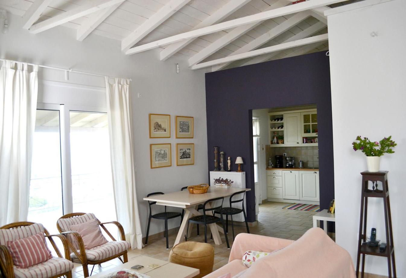 Corinthian Sun - Vacation Home Kültér fotó