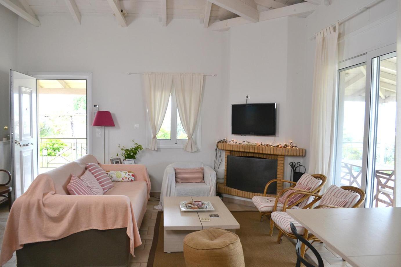 Corinthian Sun - Vacation Home Kültér fotó