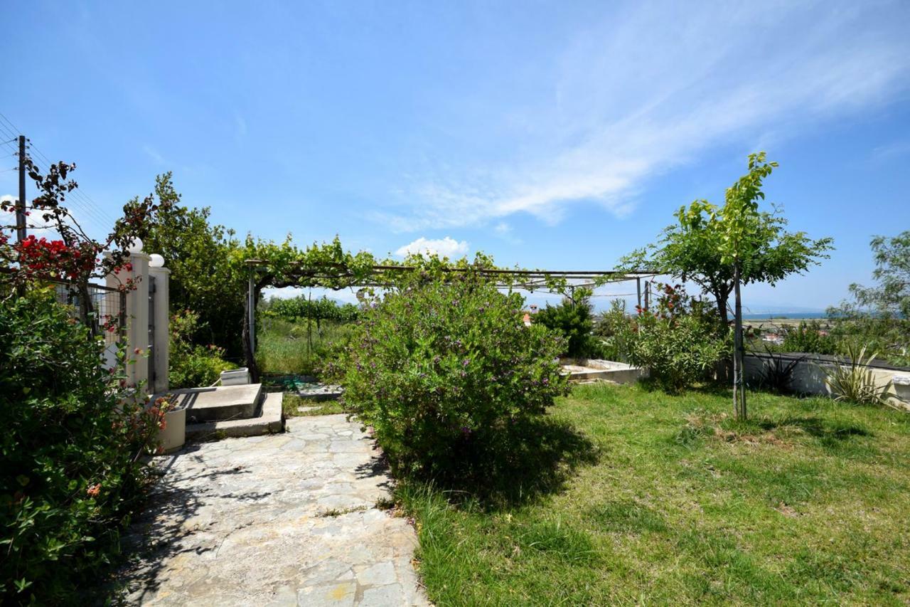 Corinthian Sun - Vacation Home Kültér fotó